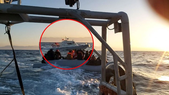 Yunanistan: Türk sahil güvenlik botu mülteci teknesine eşlik etti